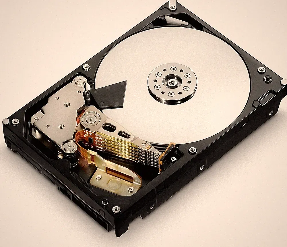 Hitachi HGST Ultrastar 7K4000 TB 3.5" Internal Hard Drive 64 MB