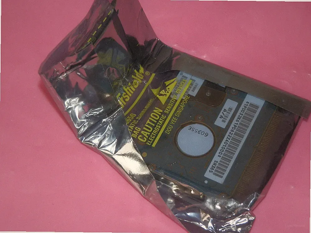 Hitachi Travelstar 60 GB 4200RPM Internal Hard Drive HTC426060G9AT00