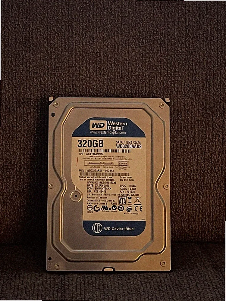 Western Digital WD3200AAKS 320GB 7200 RPM SATA 3Gbps 16MB Hard Drive Internal